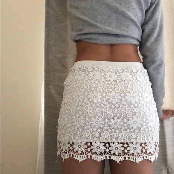 White Lace Skirt - Picture 3 of 3